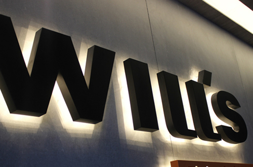 樹(shù)脂背發(fā)光字制作