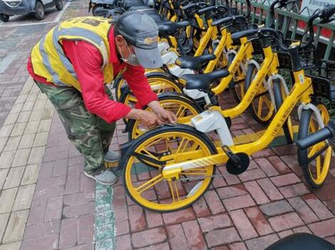 美團單車合肥開展車身“小廣告”清理專項行動，提升用戶騎行體驗